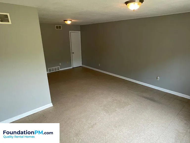3220 Ashwood St — Photo 5