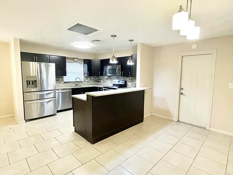 3025 Briarwood Ln — Photo 18