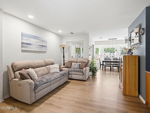4th image of 202 Danbury Drive