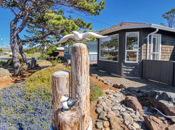 5880 El Mar Ave, Lincoln City, OR 97367