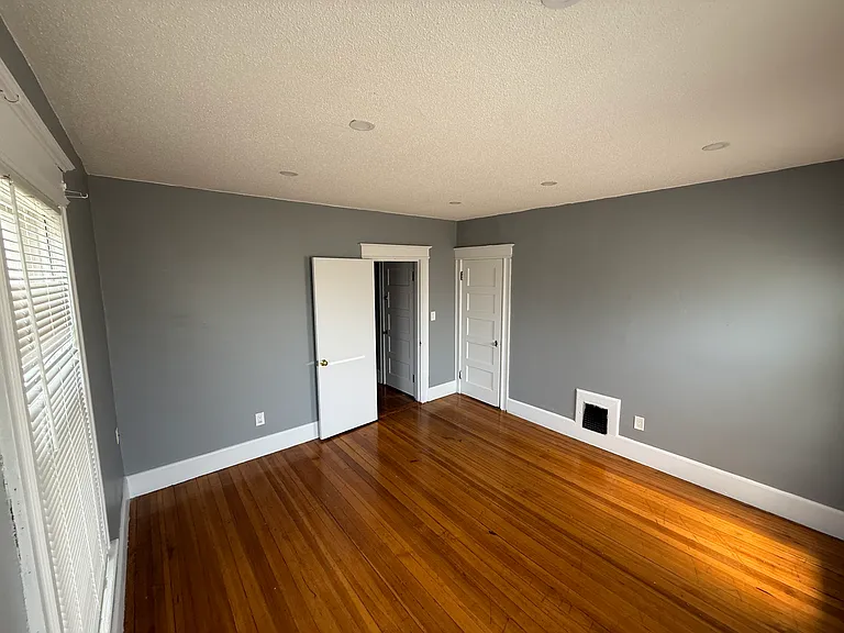 694 Enfield St #694 — Photo 13