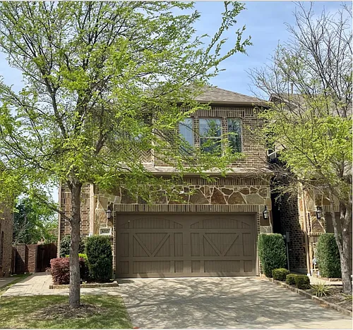 6313 Burbank Way Photo 1
