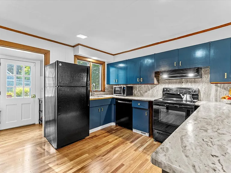 44 Stetson Pl — Photo 14