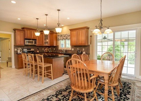 3rd image of 7190 Grayson Dr