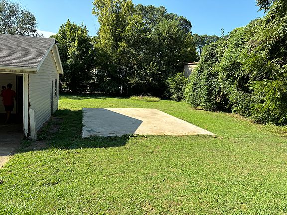 3rd image of 1218 Forest Ln