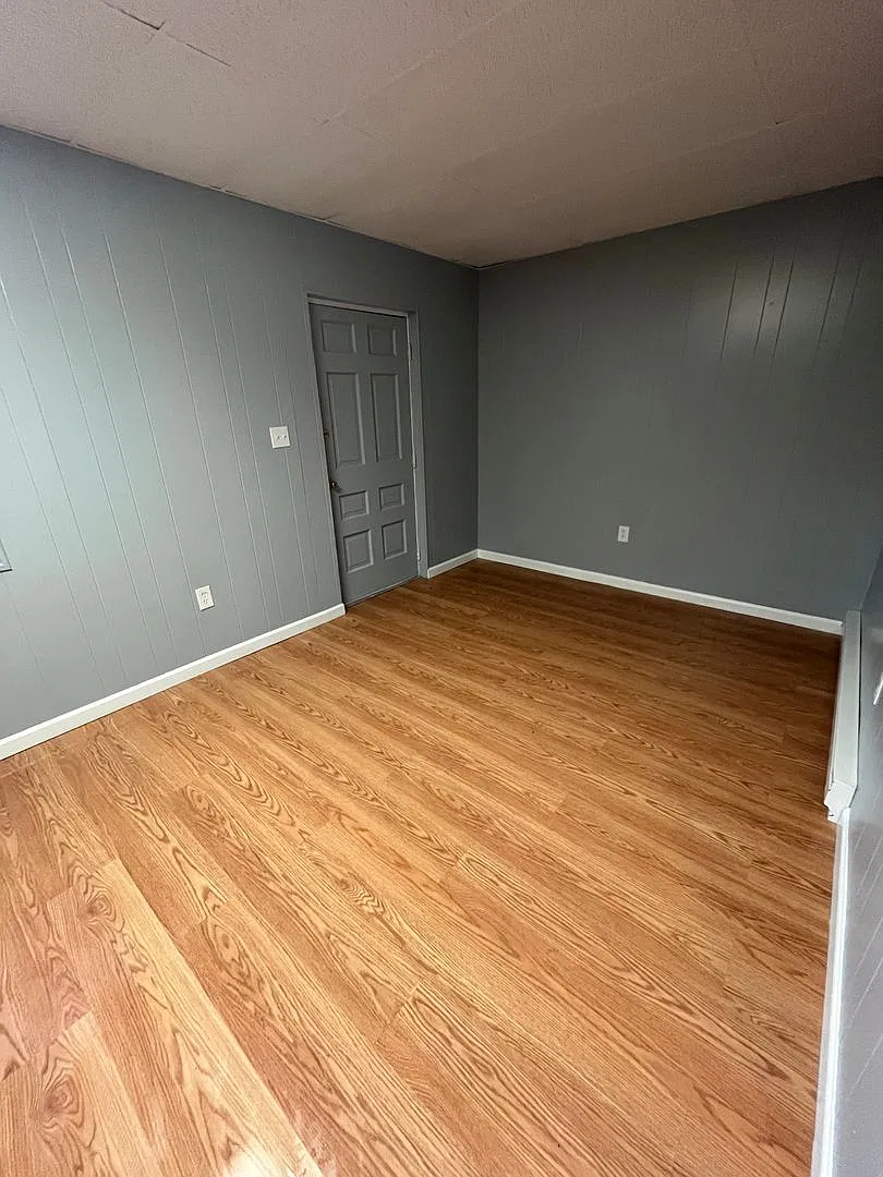 107 Lucas Drive — Photo 3