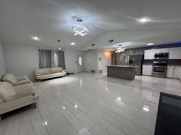 5th image of 3005 Hillsdale Ln