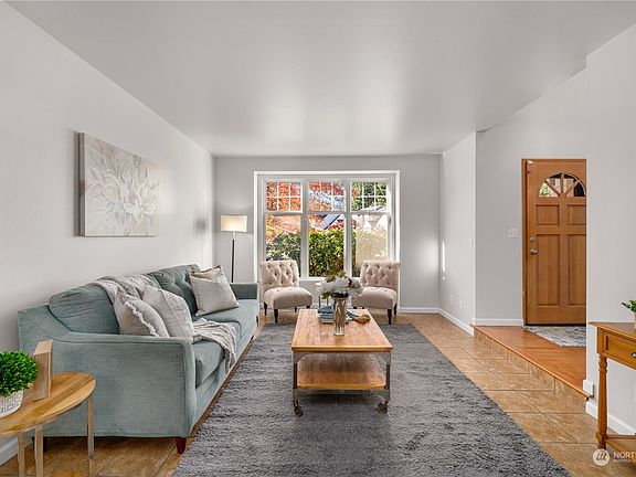 3rd image of 16615 133rd Avenue E
