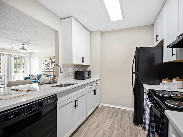 420 Michelle Linnea Dr — Photo 22