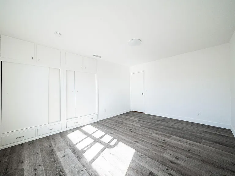 1011 San Julian St #203 — Photo 32