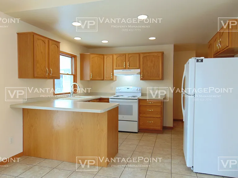 1065 Debra St — Photo 6