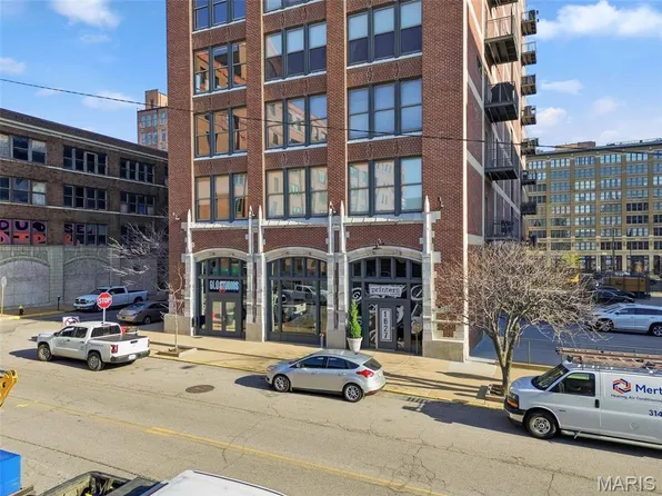 1627 Locust St APT 305, Saint Louis, MO 63103