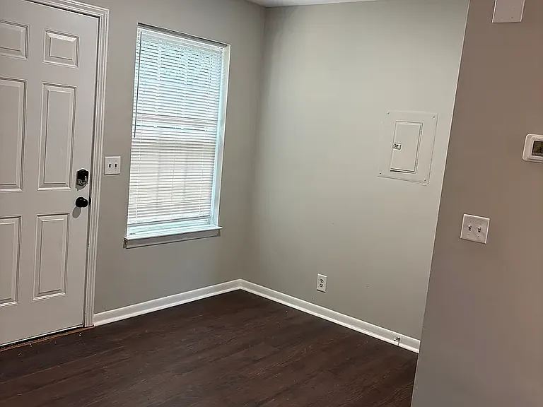 2835 Georgia Ave — Photo 7