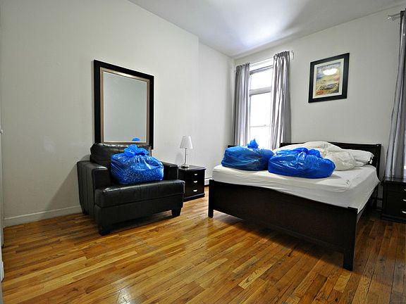 3rd image of 343 W 47th St APT 4