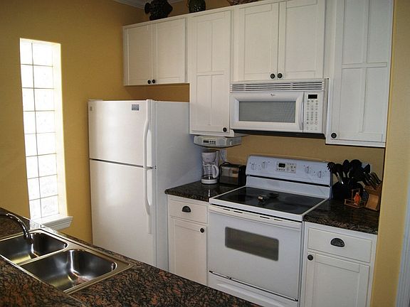 5th image of 125 E Esperanza St #1