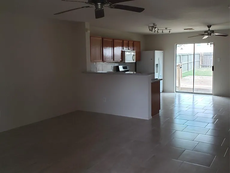 7863 Maverick Trace Ln — Photo 7