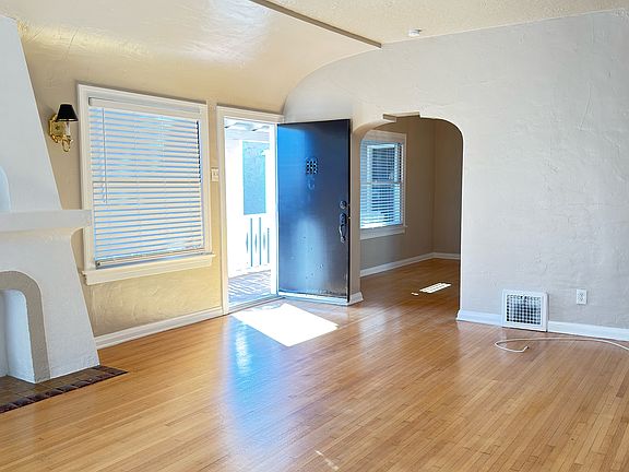 5th image of 221 Loma Ave APT C