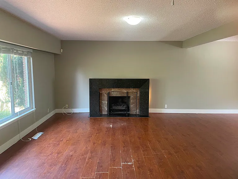 6748 Ash St — Photo 2
