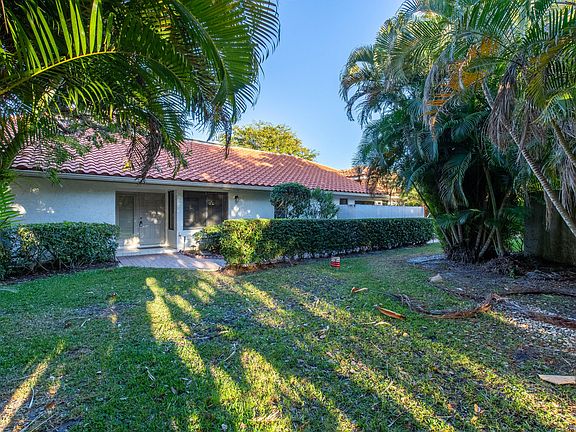 4th image of 2451 Windsor Way Court