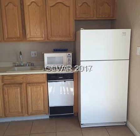 4th image of 4023 Calle Del Sol