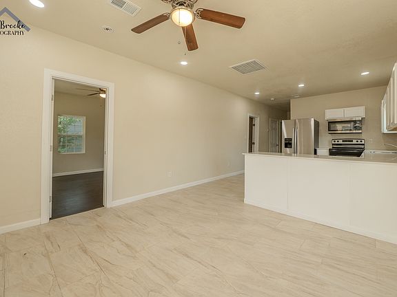 3rd image of 106 Paradise St