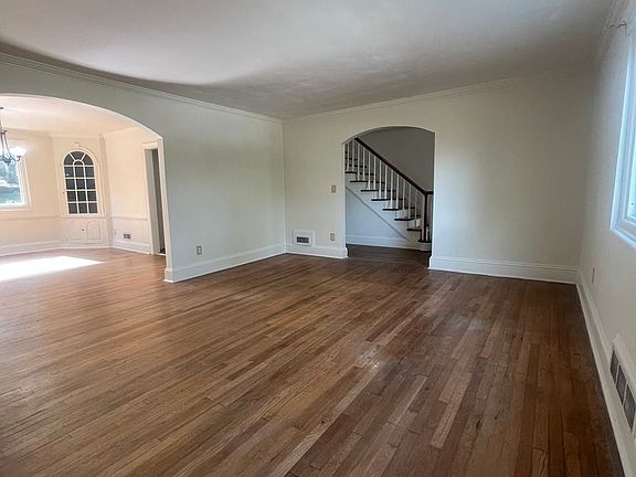 4th image of 311 Ridgewood Ave