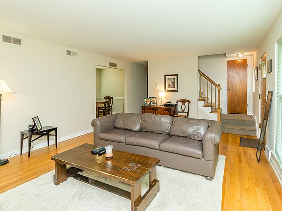 5th image of 1523 Cedar Lane Northbrook Il #60062