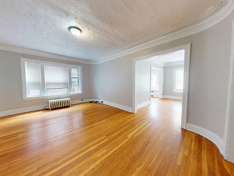 2729 Euclid Heights Blvd — Photo 3