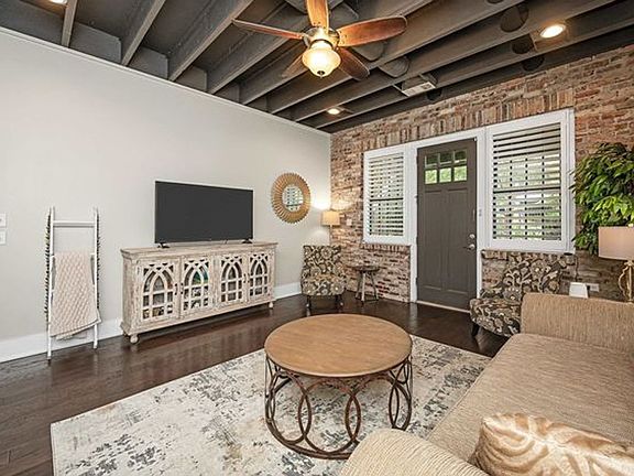 4th image of 904 Barristers Ct