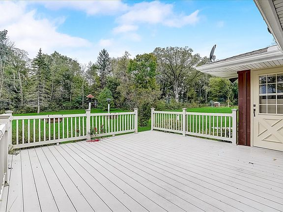 3rd image of 10575 Robinwood Ct