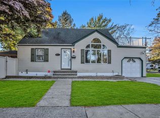 1980 Washington St, Merrick, NY 11566