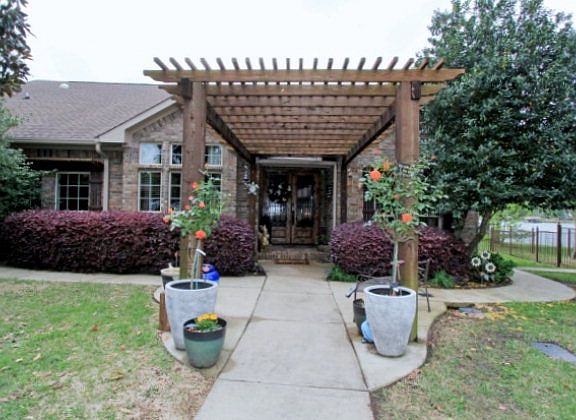 4th image of 105 Bear Creek Dr