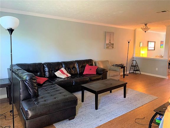 3rd image of 205 Winding River Dr Unit H