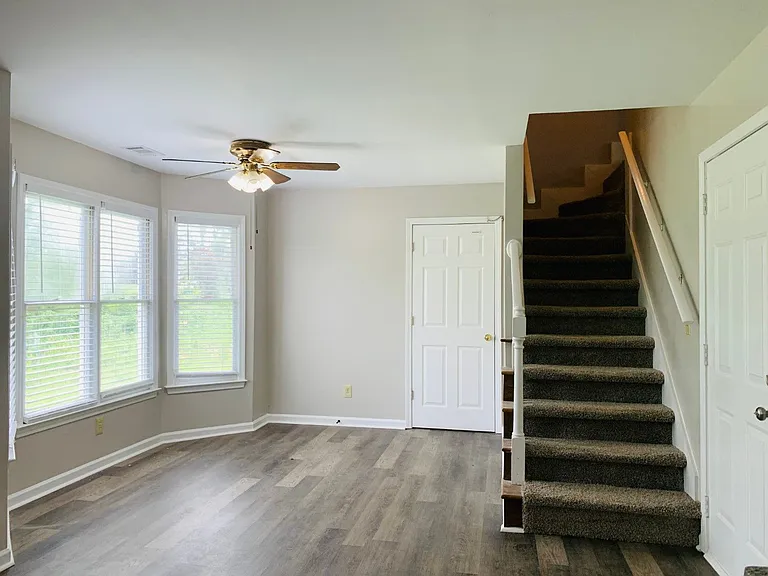 61 Garden Hills Dr — Photo 12