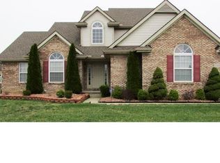 25137 Pine Ridge Dr, Brownstown, MI 48134