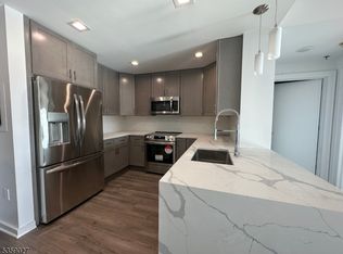 1 Carriage City Plz APT 1502, Rahway, NJ 07065