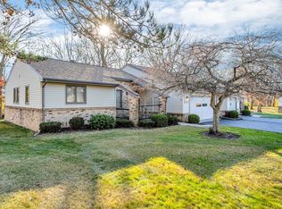 2825 S Wooddale Dr, Jackson, MI 49203