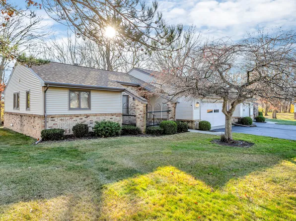 2825 S Wooddale Dr, Jackson, MI 49203