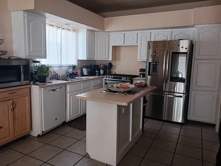 508 Superstition Dr SE — Photo 3