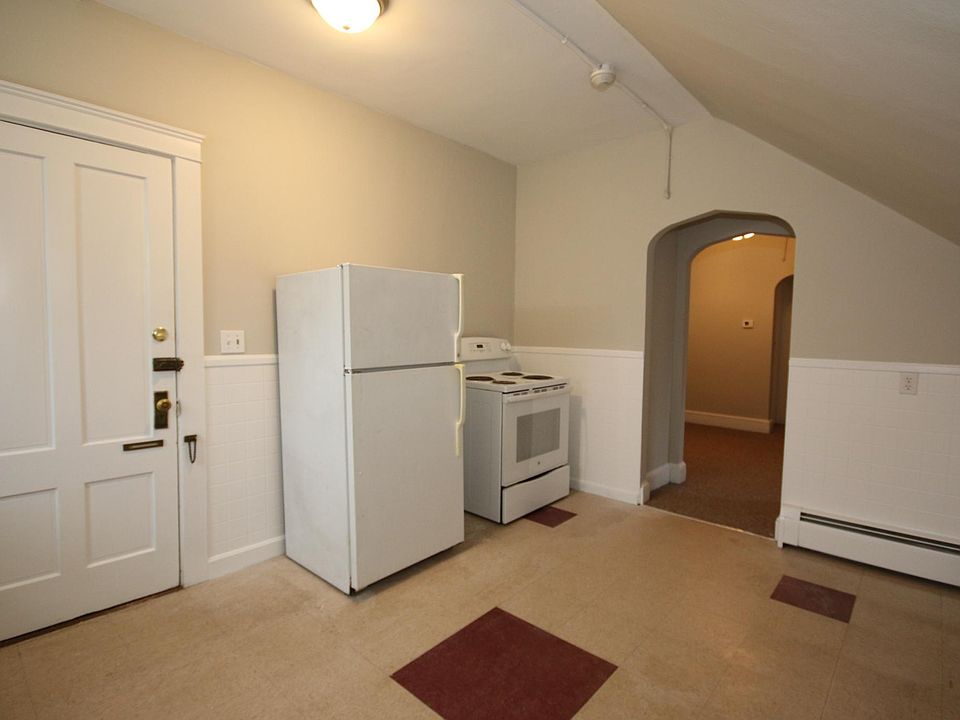 1st image of 80 Ramies Ln APT 6