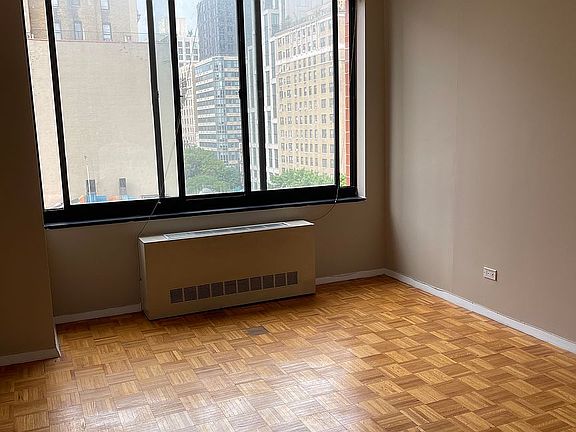 3rd image of 215 W 95th St APT 9G