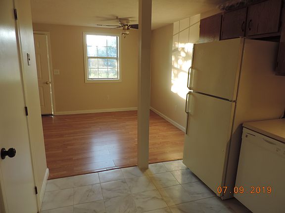 3rd image of 305 Elmwood Dr