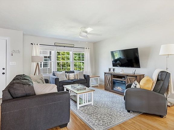 3rd image of 34 Great Cedar Dr #34