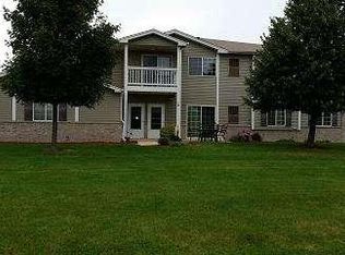 7123 Fieldview Dr, Racine, WI 53406