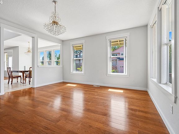 5th image of 2422 W 10th St