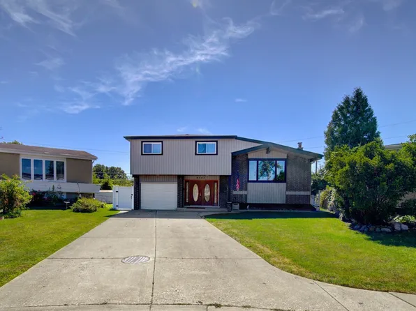 9753 N Huber Oval, Niles, IL 60714