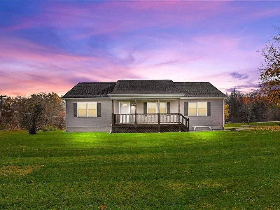 1st image of 415 Bruyn Avenue