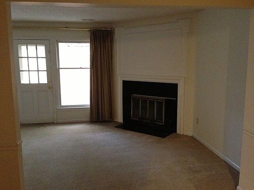 4th image of 3401 D Regents Park Ln