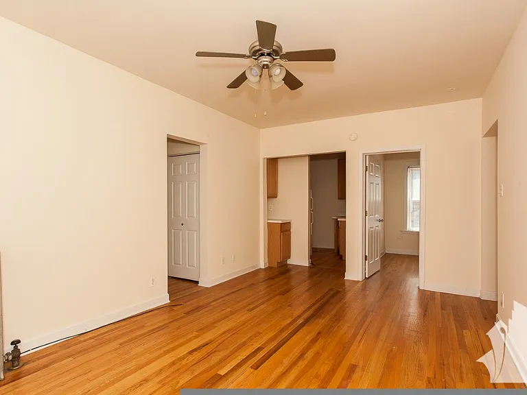 3930 N Pine Grove Ave #2W — Photo 9