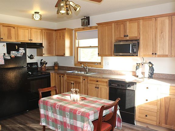 5th image of 199 Yellow Pine Cir